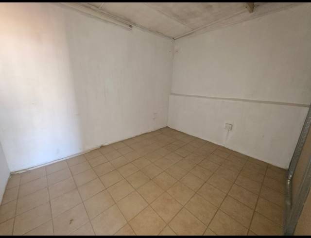 1,450M² BUILDING FOR SALE IN VAALPARK